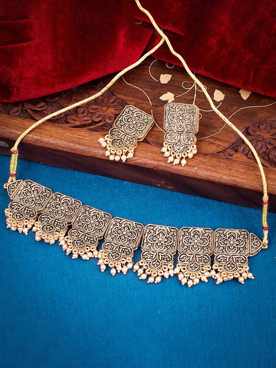 

Sukkhi Gold-Plated & Beaded Necklace & Earrings Set