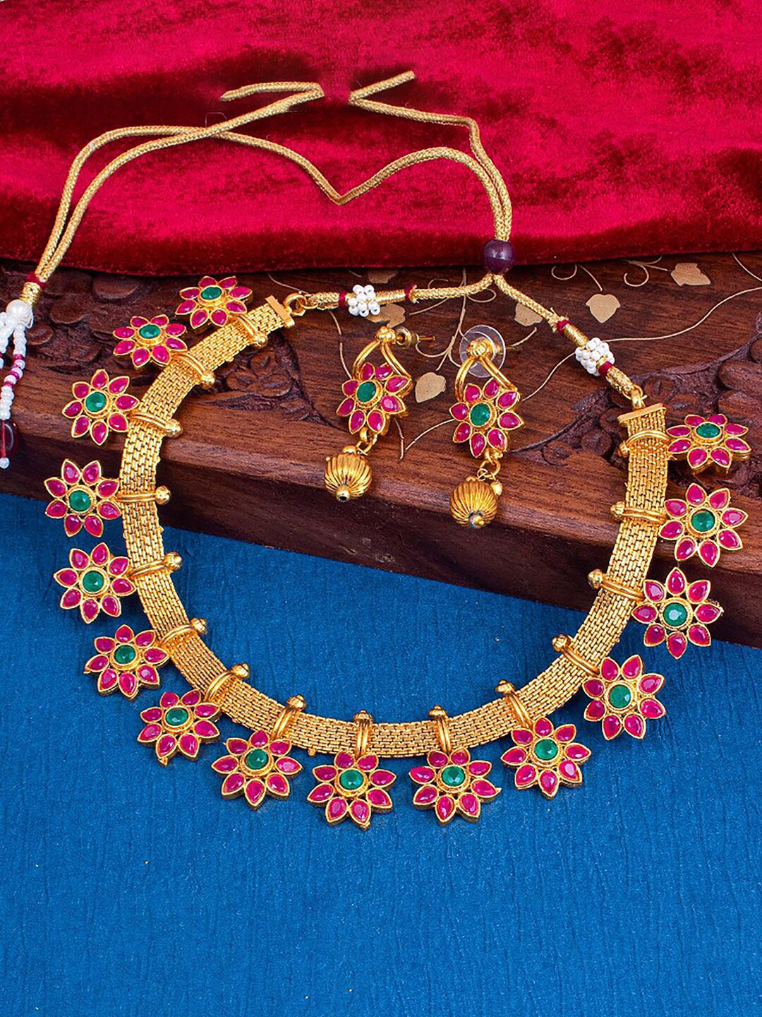 

Sukkhi Gold Plated Stone-Studded Jewellery Set