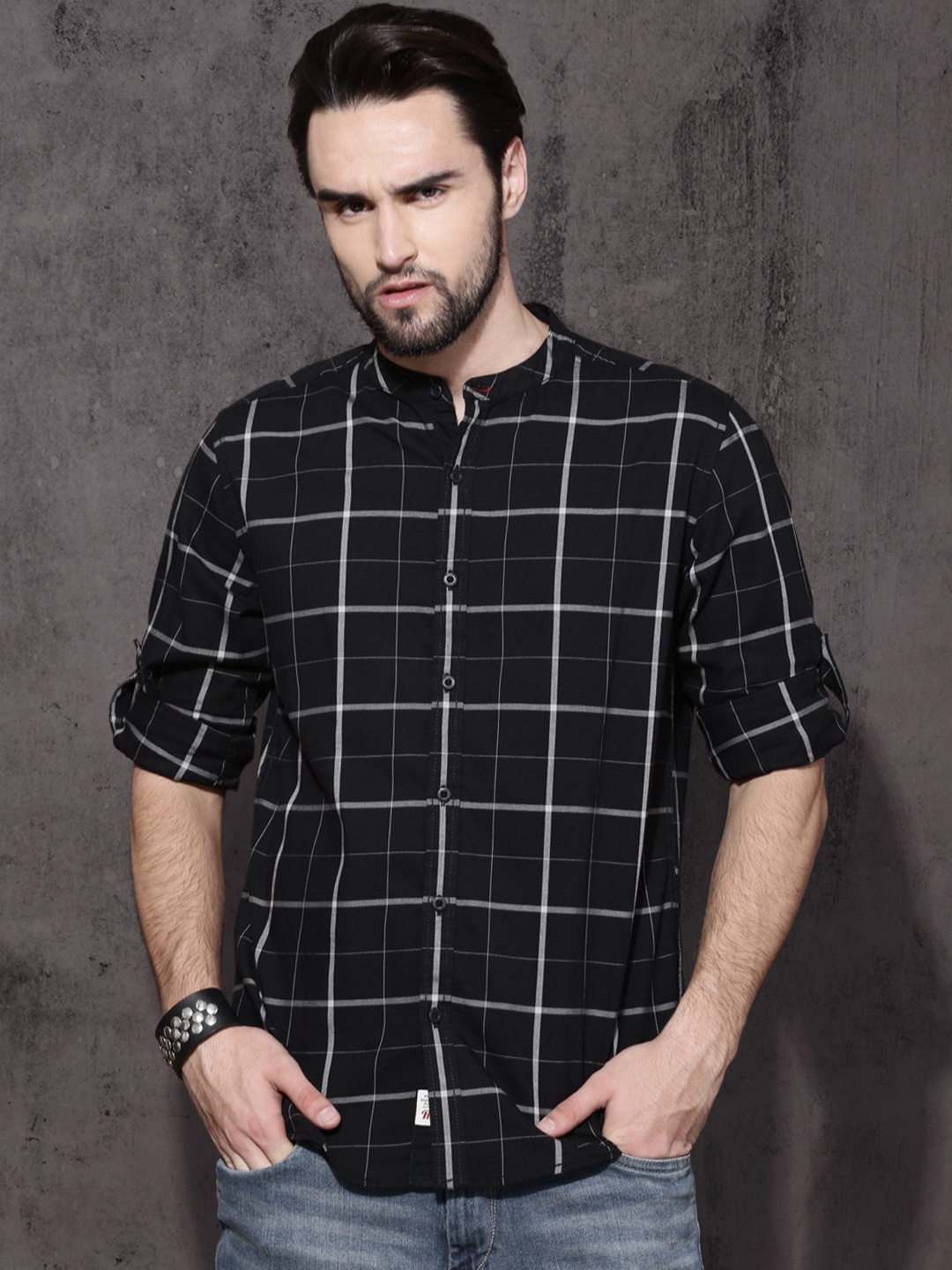 

Roadster Men Black & Grey Regular Fit Checked Casual Shirt