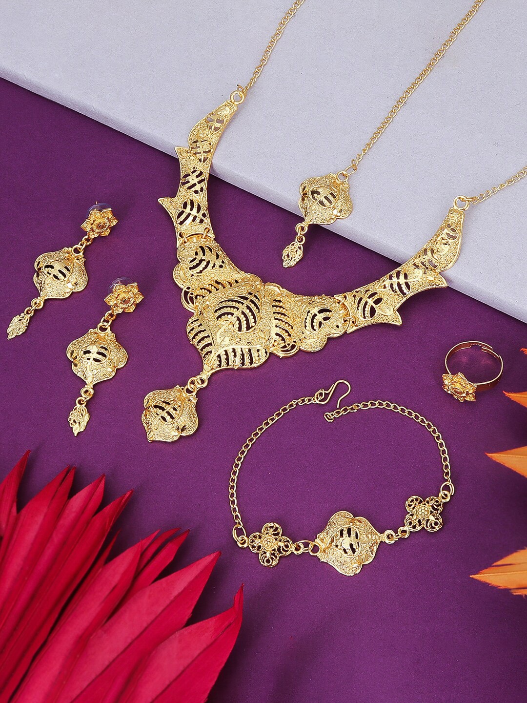

Sukkhi Gold-Plated Jewellery Set