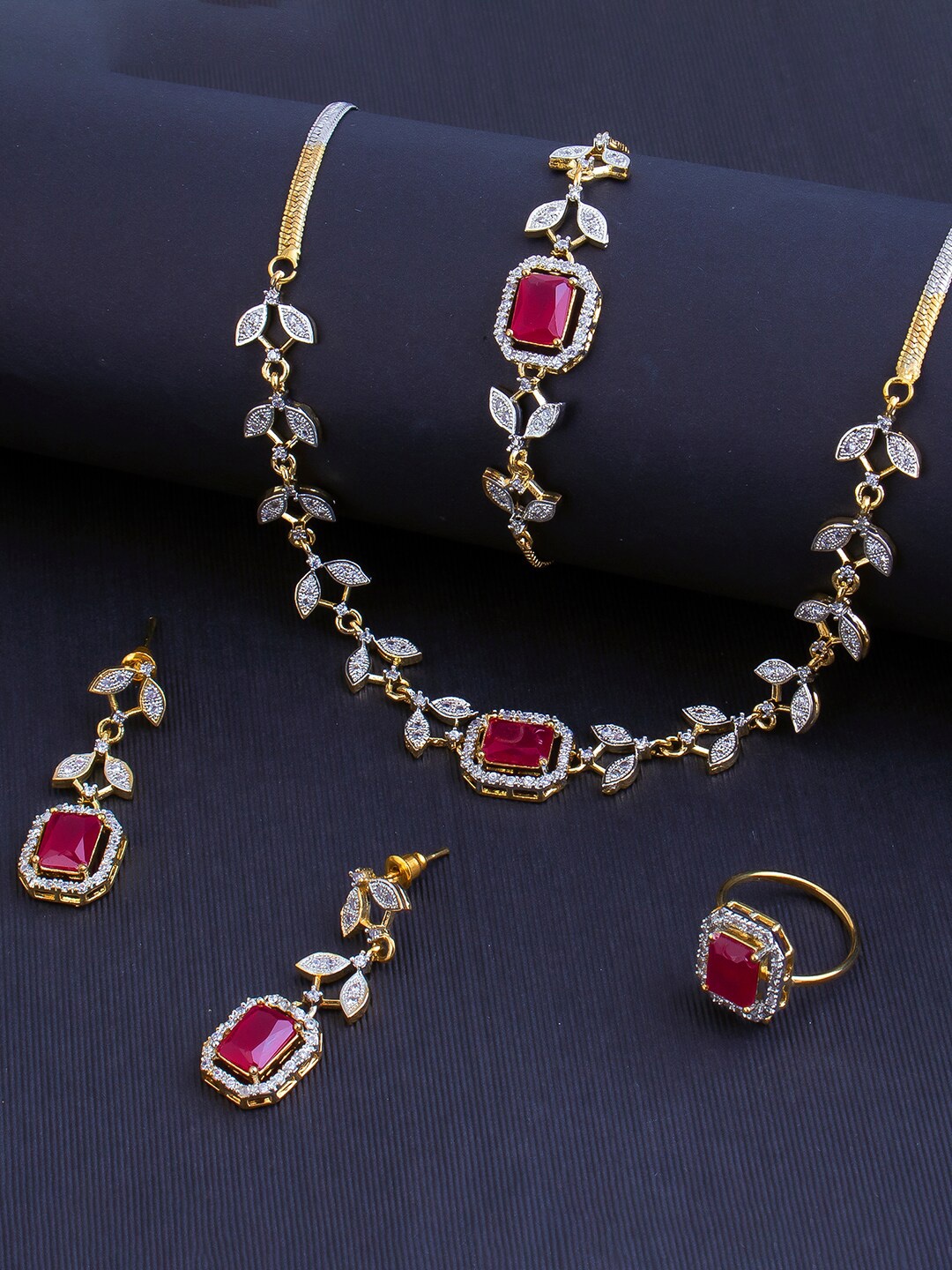 

Sukkhi Gold-Plated Stone-Studded Jewellery Set