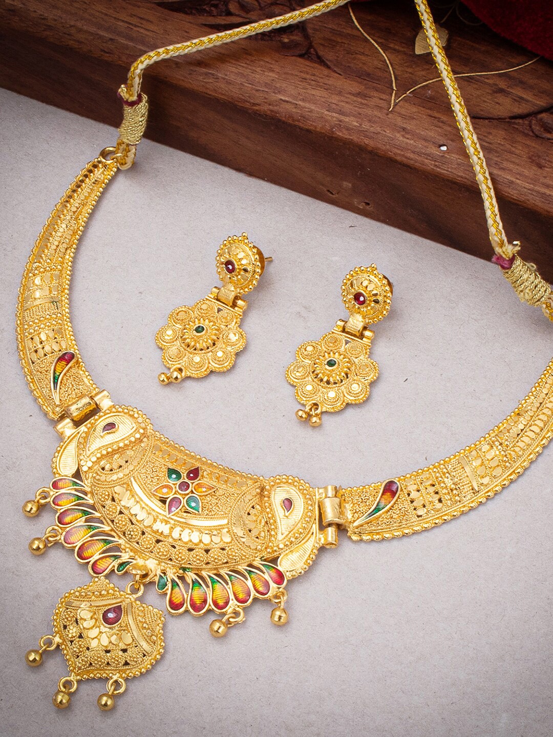 

Sukkhi Gold-Plated Stone-Studded Jewellery Set