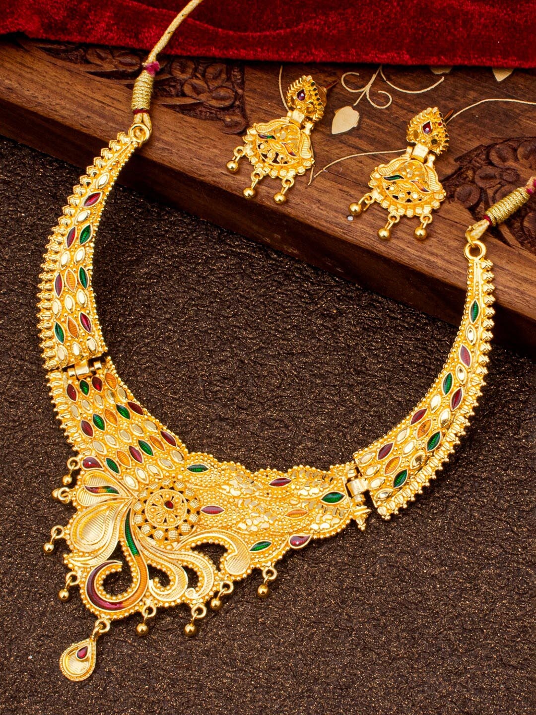 

Sukkhi Gold-Plated Stone-Studded Jewellery Set