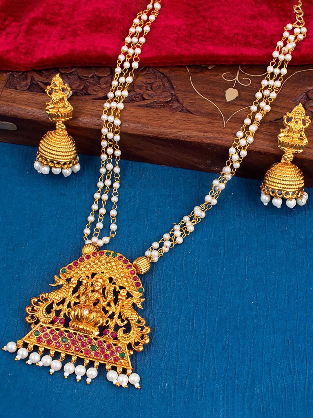 

Sukkhi Gold-Plated Kundan Studded & Beaded Necklace and Earrings