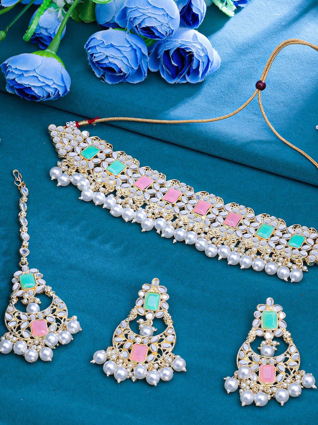 

Sukkhi Gold-Plated Kundan Studded & Beaded Jewellery Set