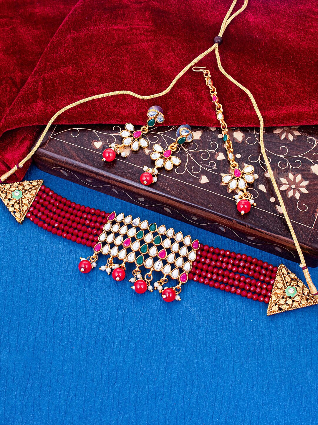 

Sukkhi Gold-Plated Stone Studded Necklace & Earrings With Maang Tika