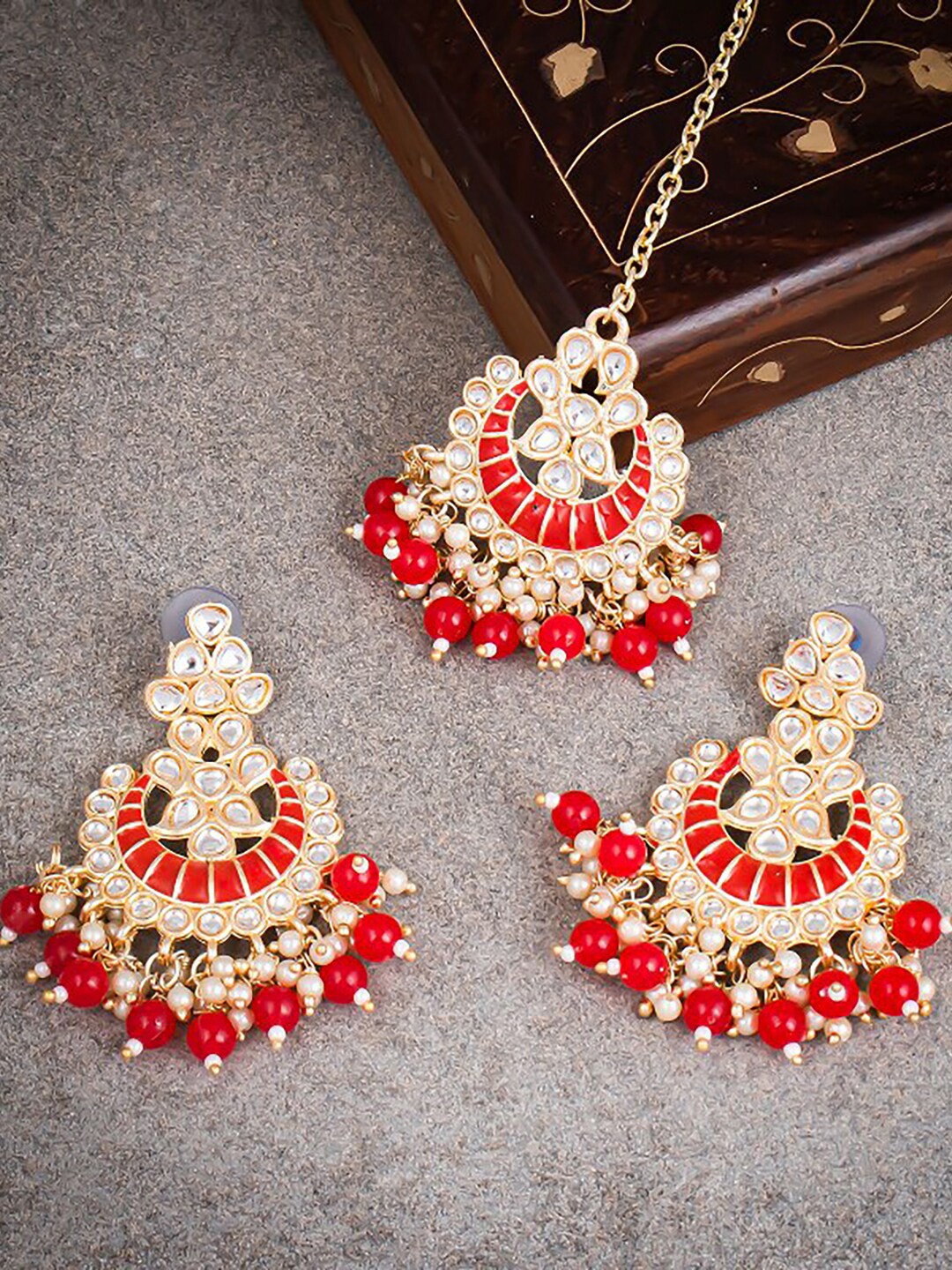 

Sukkhi Gold-Plated Kundan Studded & Beaded Jewellery Set
