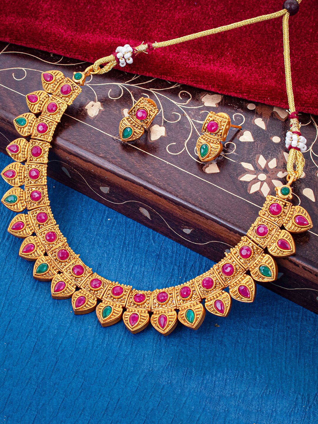 

Sukkhi Gold-Plated Stone Studded Necklace & Earrings