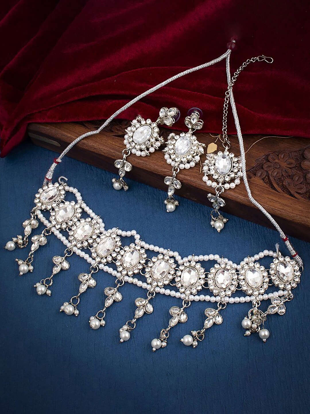 

Sukkhi Rhodium-Plated Stones Studded & Beaded Jewellery Set, Silver