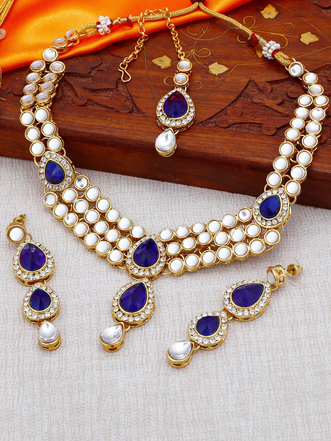 

Sukkhi Gold-Plated Stone-Studded Jewellery Set