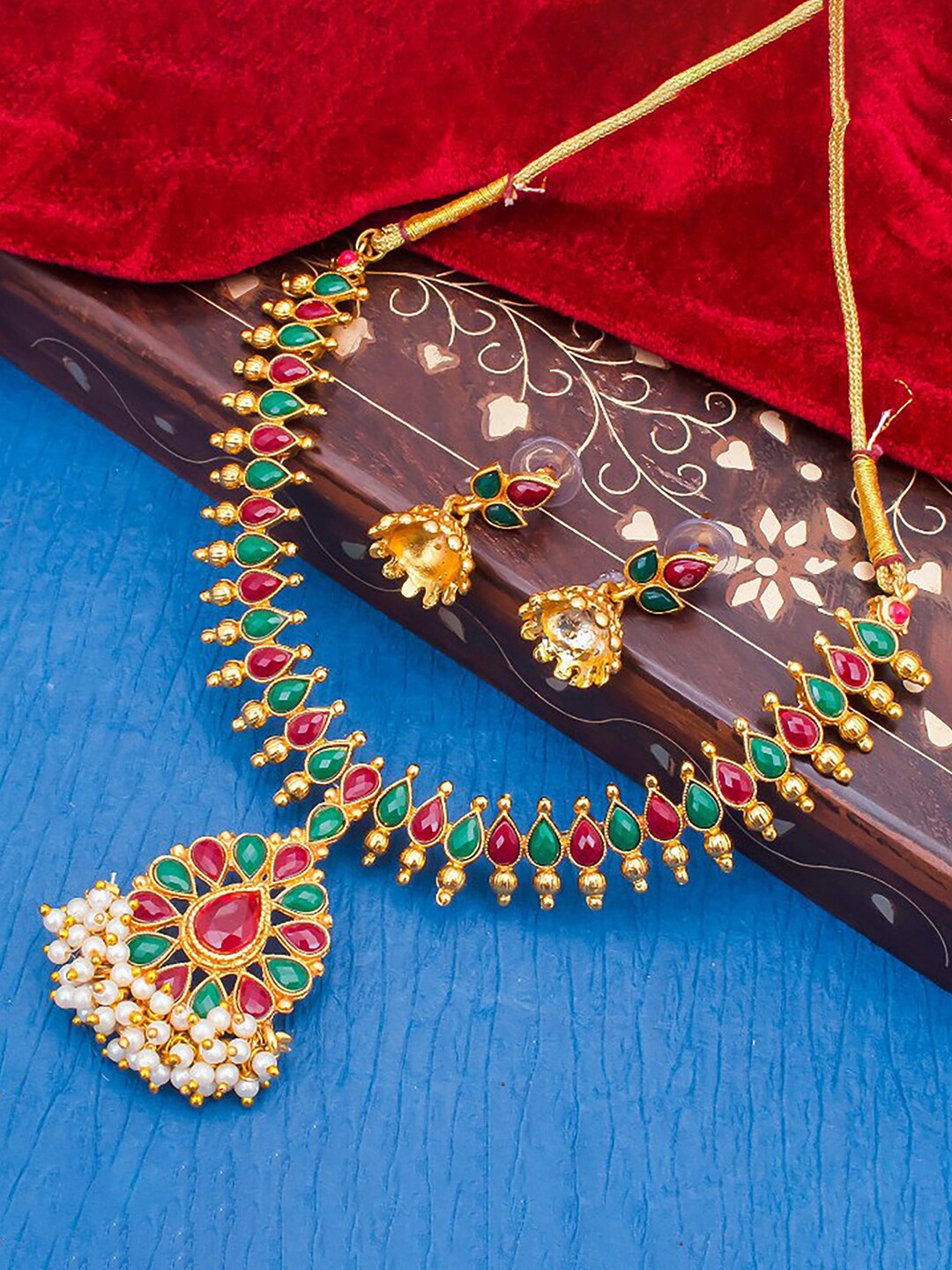 

Sukkhi Gold-Plated Stone Studded & Beaded Necklace & Earrings