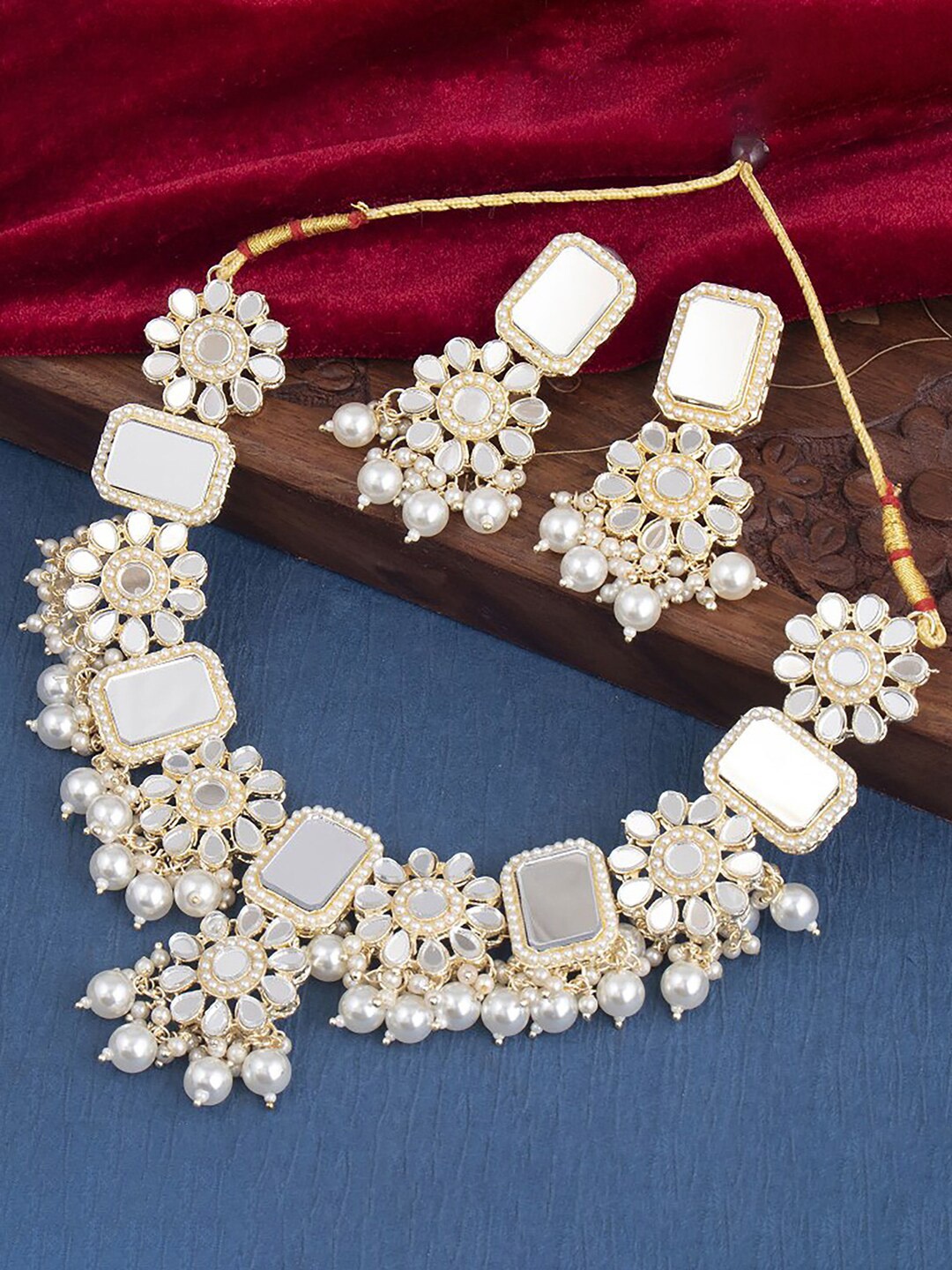 

Sukkhi Gold-Plated Stone Studded & Beaded Jewellery Set