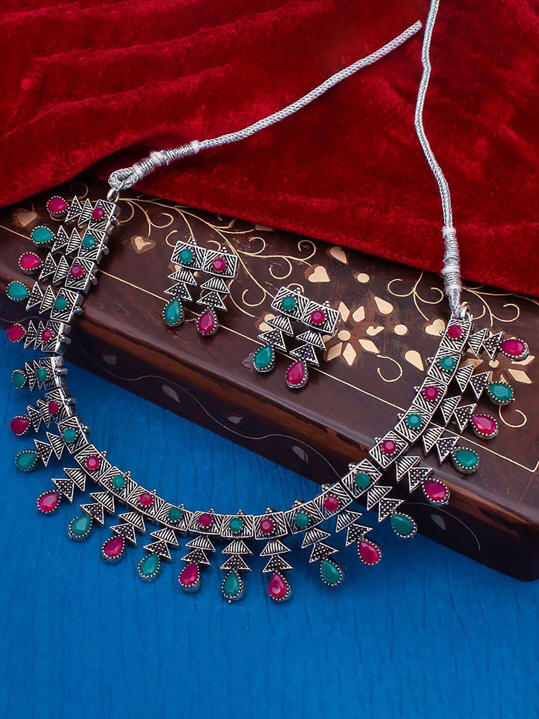 

Sukkhi Silver-Plated Stone Studded Oxidised Necklace & Earrings