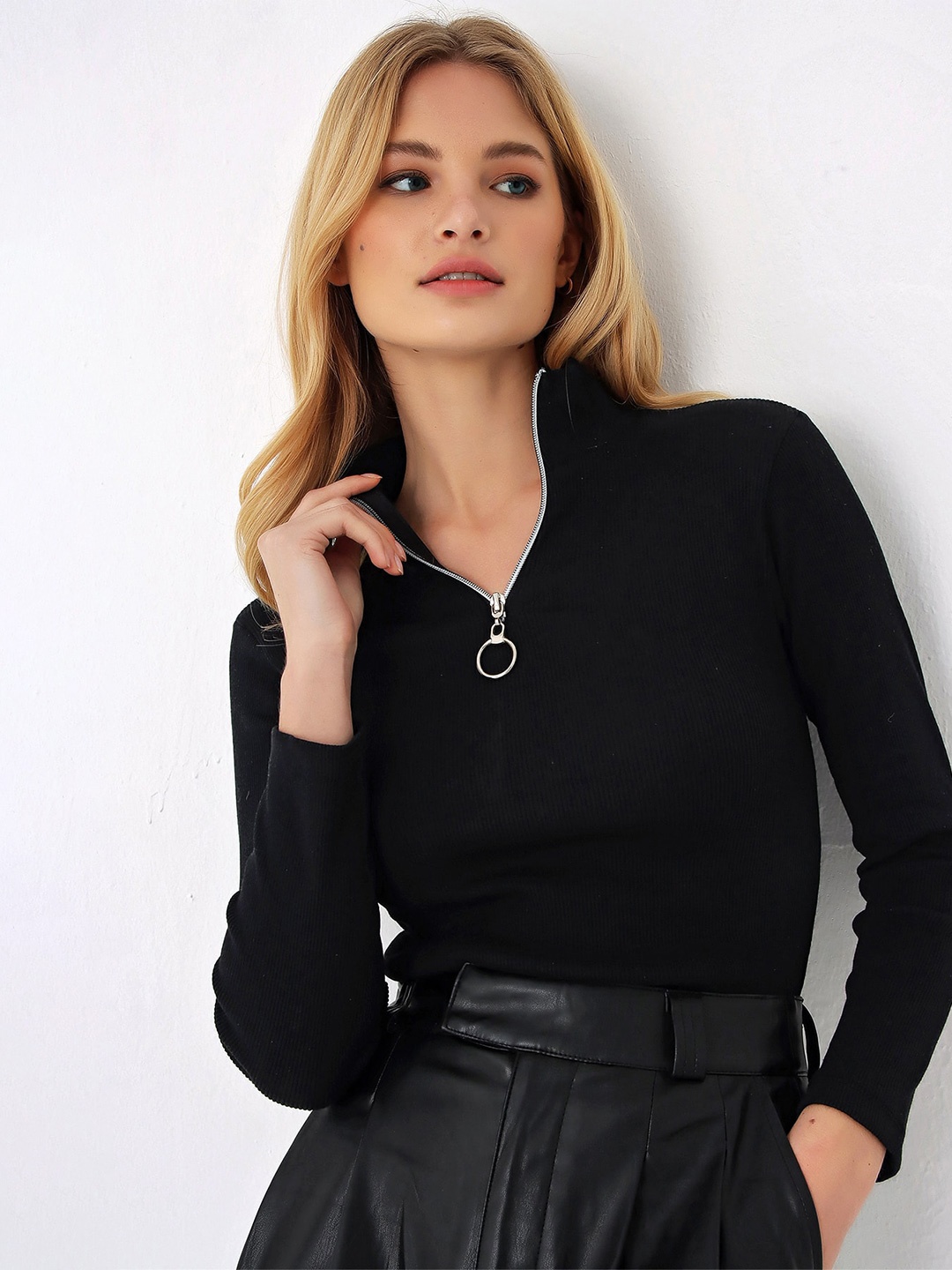 

Trend Alacati stili High Neck Long Sleeves Top, Black