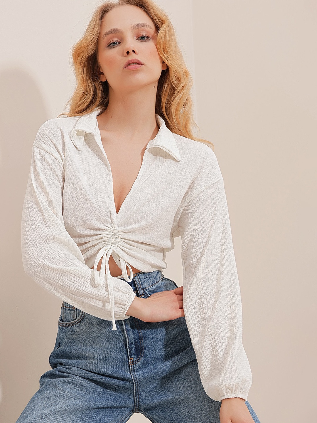 

Trend Alacati stili Shirt Collar Puff Sleeves Ruched Crop Top, White