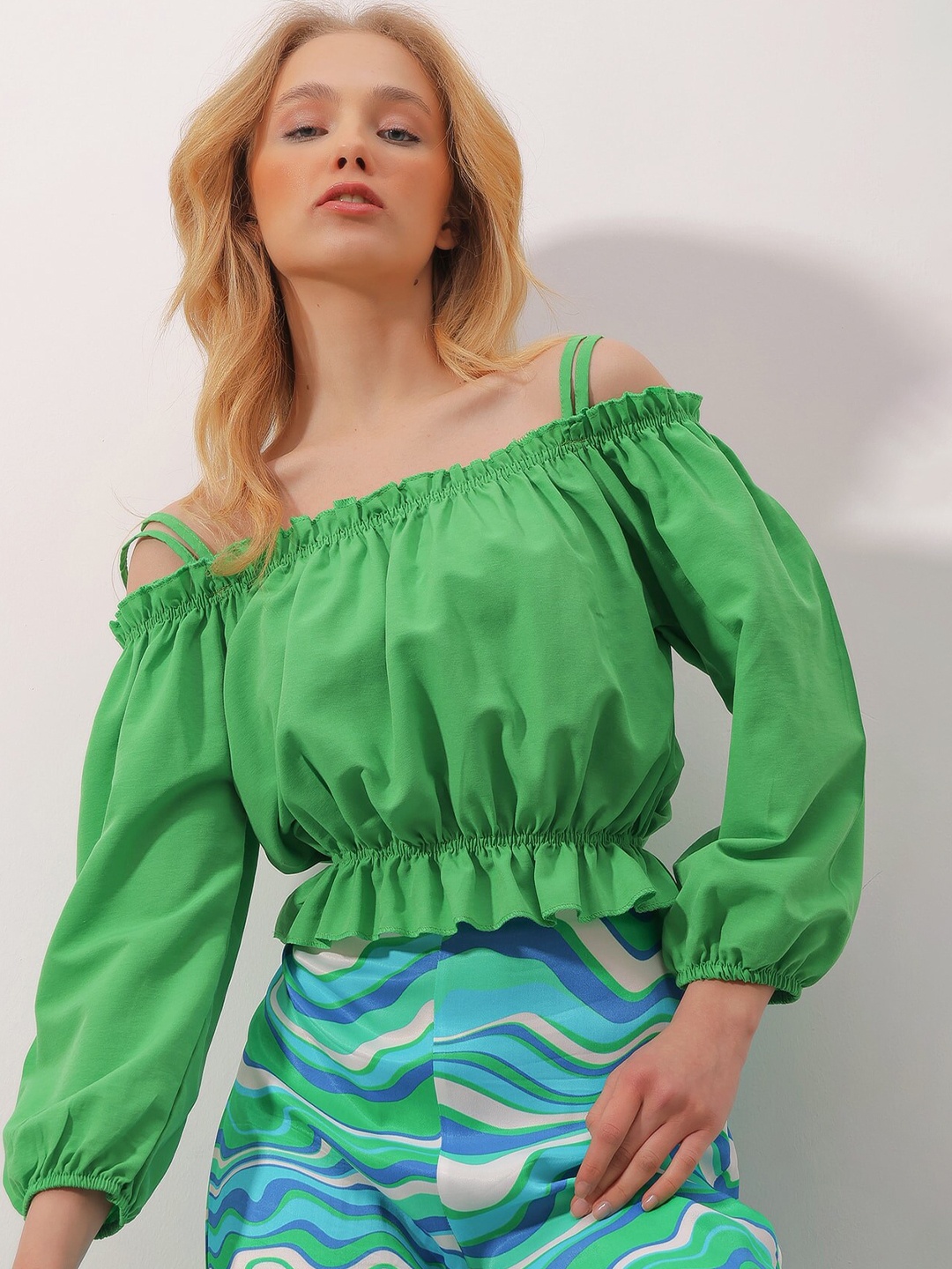 

Trend Alacati stili Off-Shoulder Puff Sleeves Cotton Bardot Top, Green