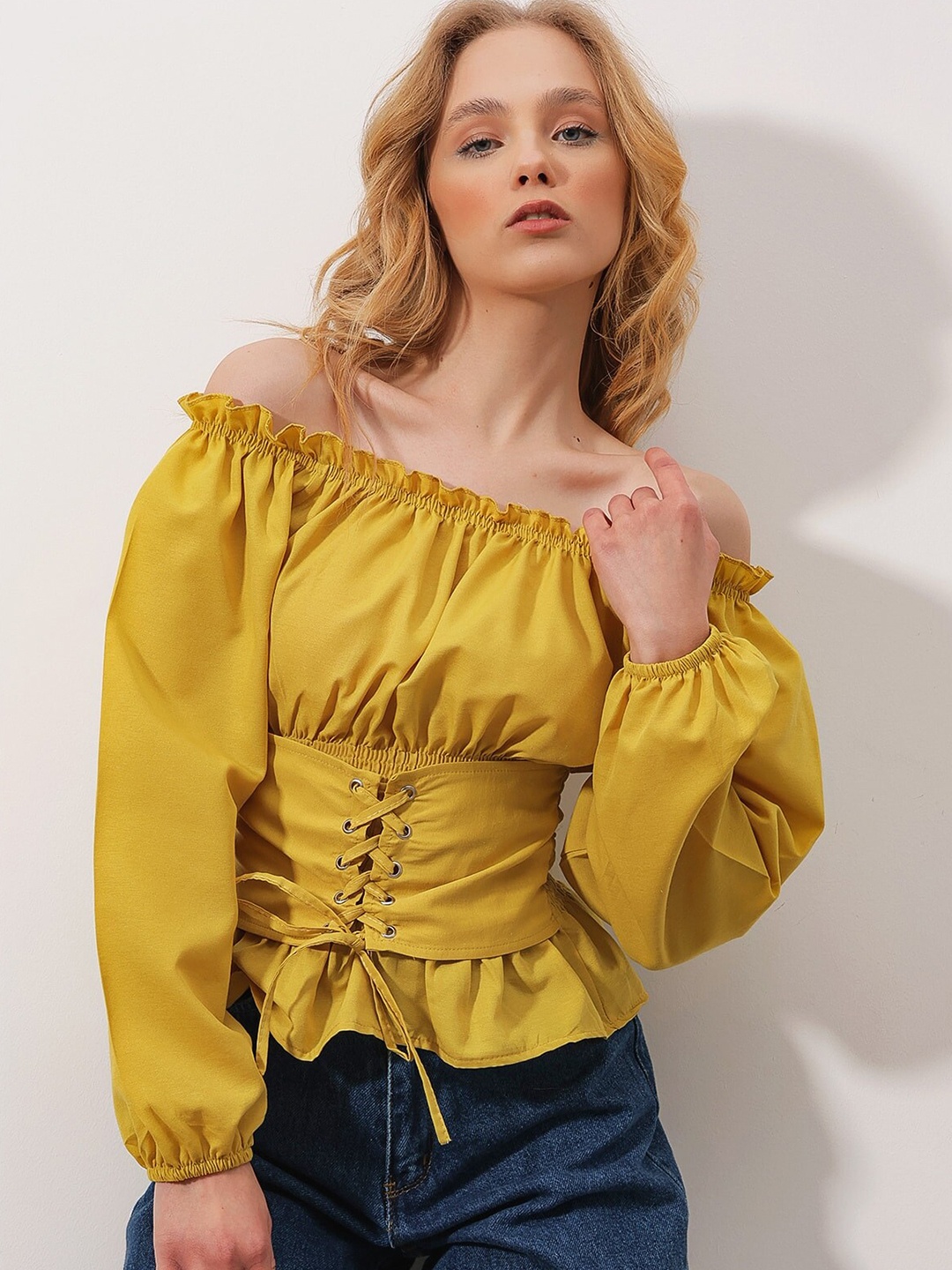 

Trend Alacati stili Off-Shoulder Puff Sleeves Waist Tie Ups Bardot Top, Mustard