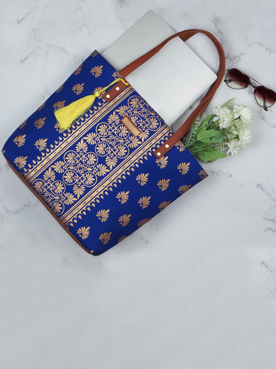 

Kanvas Katha Ethnic Motifs Printed Oversized Shopper Tote Bag, Blue