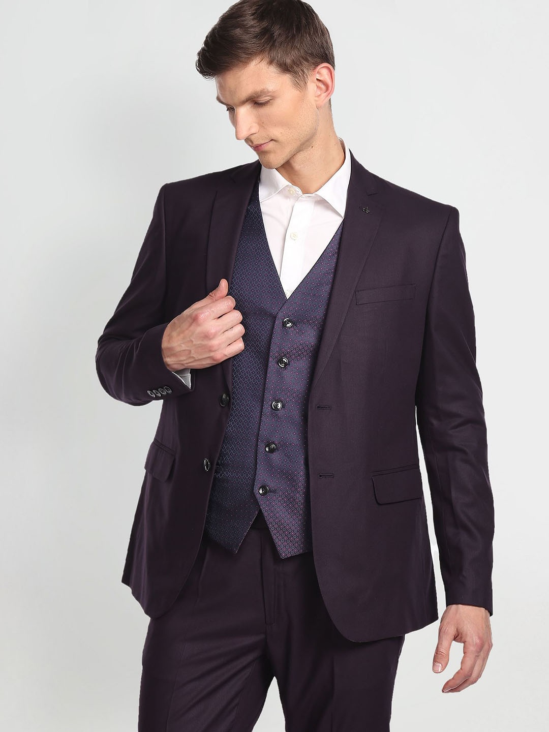 

Arrow Tailored Fit Three-Piece Formal Suit, Purple