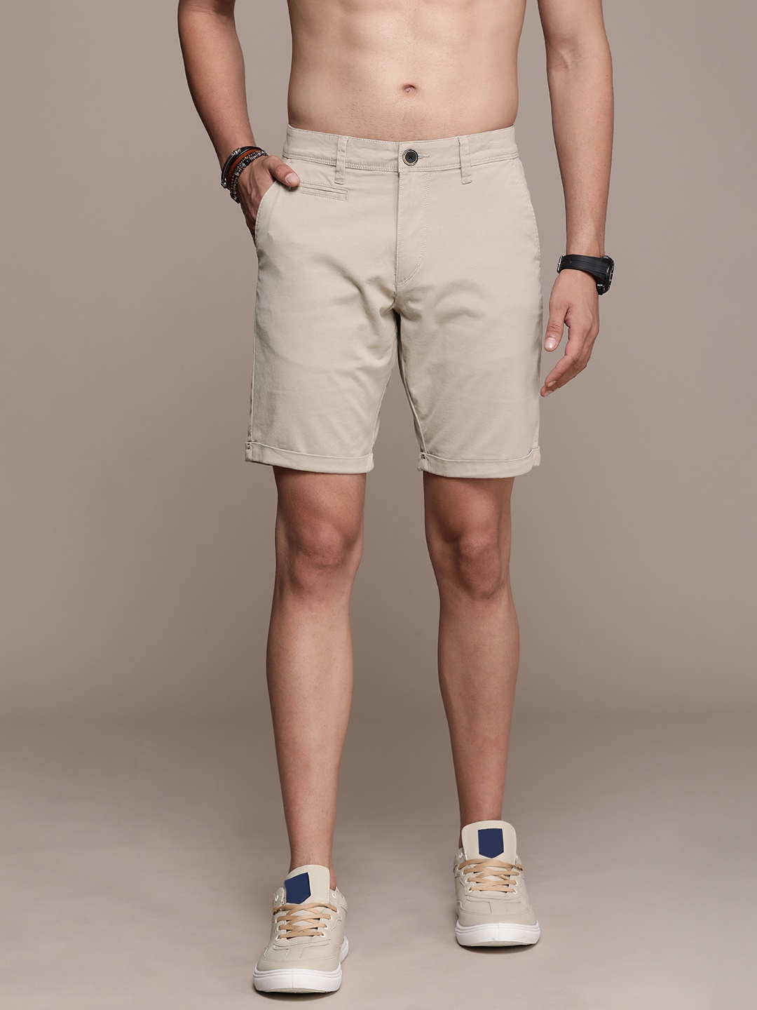 

Roadster Men Mid-Rise Shorts, Beige