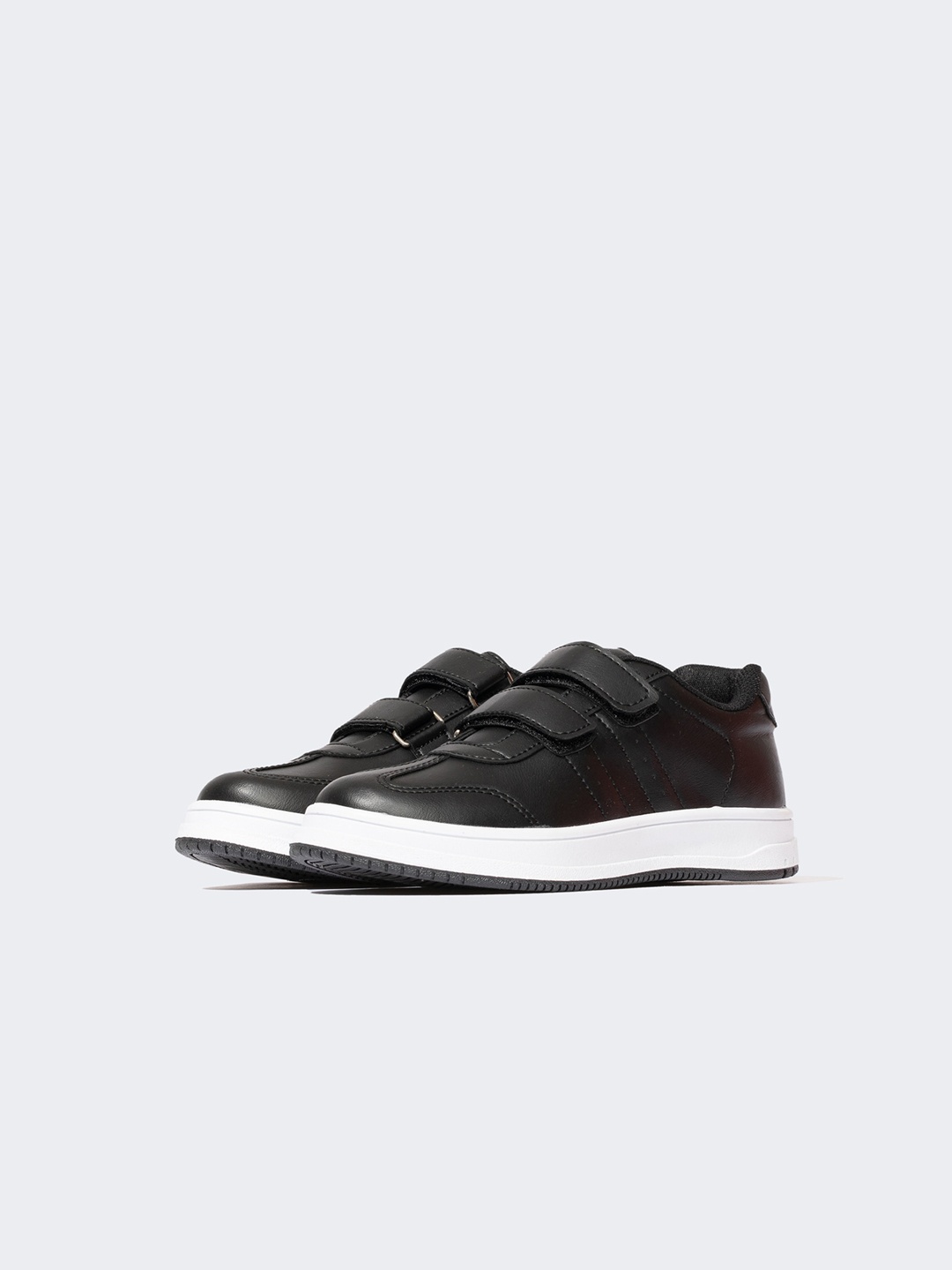 

DeFacto Boys Comfort Insole Contrast Sole Sneakers, Black