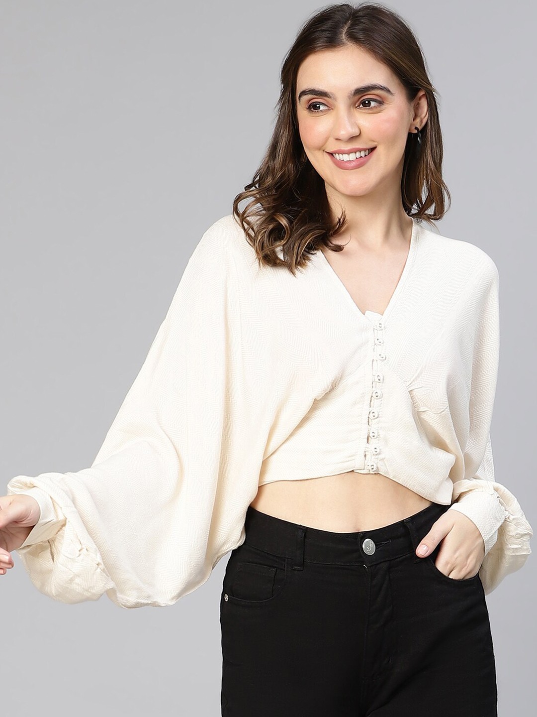 

Oxolloxo Puff Sleeves V-Neck Crop Top, Cream