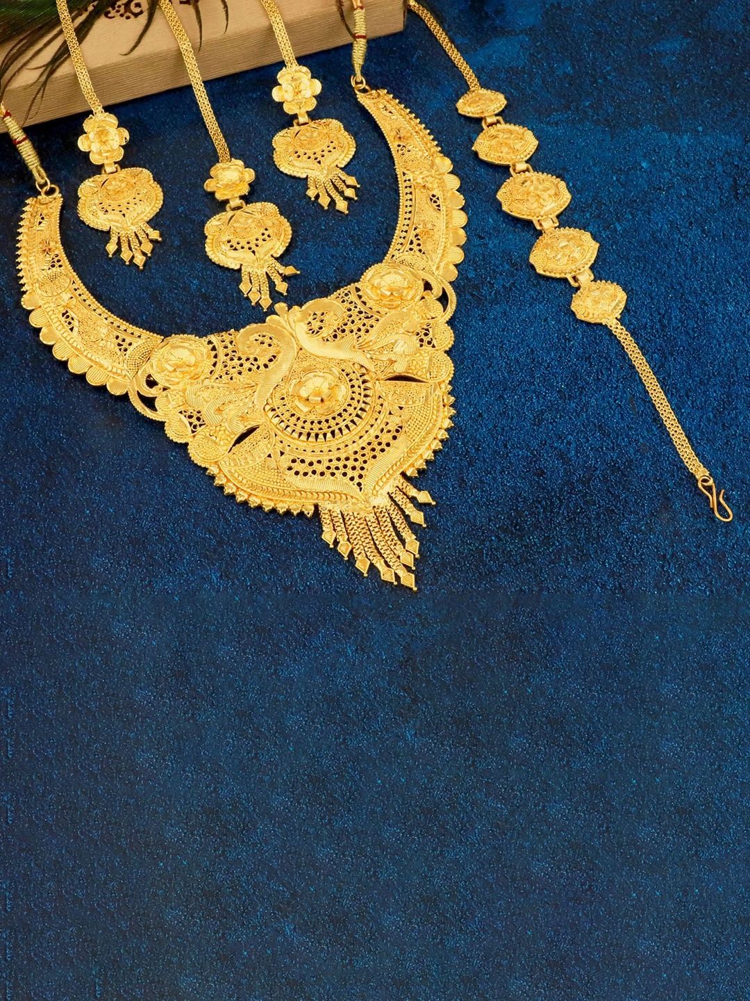 

MANSIYAORANGE Gold-Plated Traditional Jewellery Set
