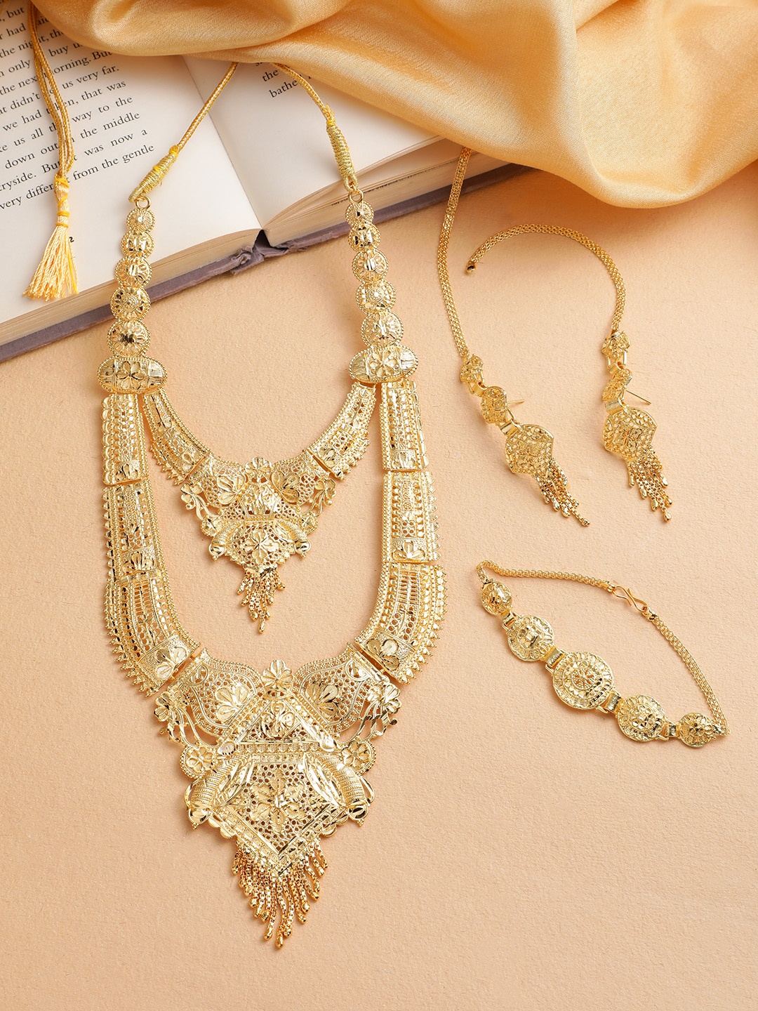 

MANSIYAORANGE Gold-Plated Traditional Jewellery Set