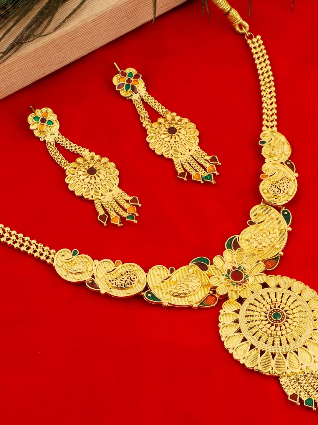 

MANSIYAORANGE Gold-Plated Enamelled Detailed Jewellery Set