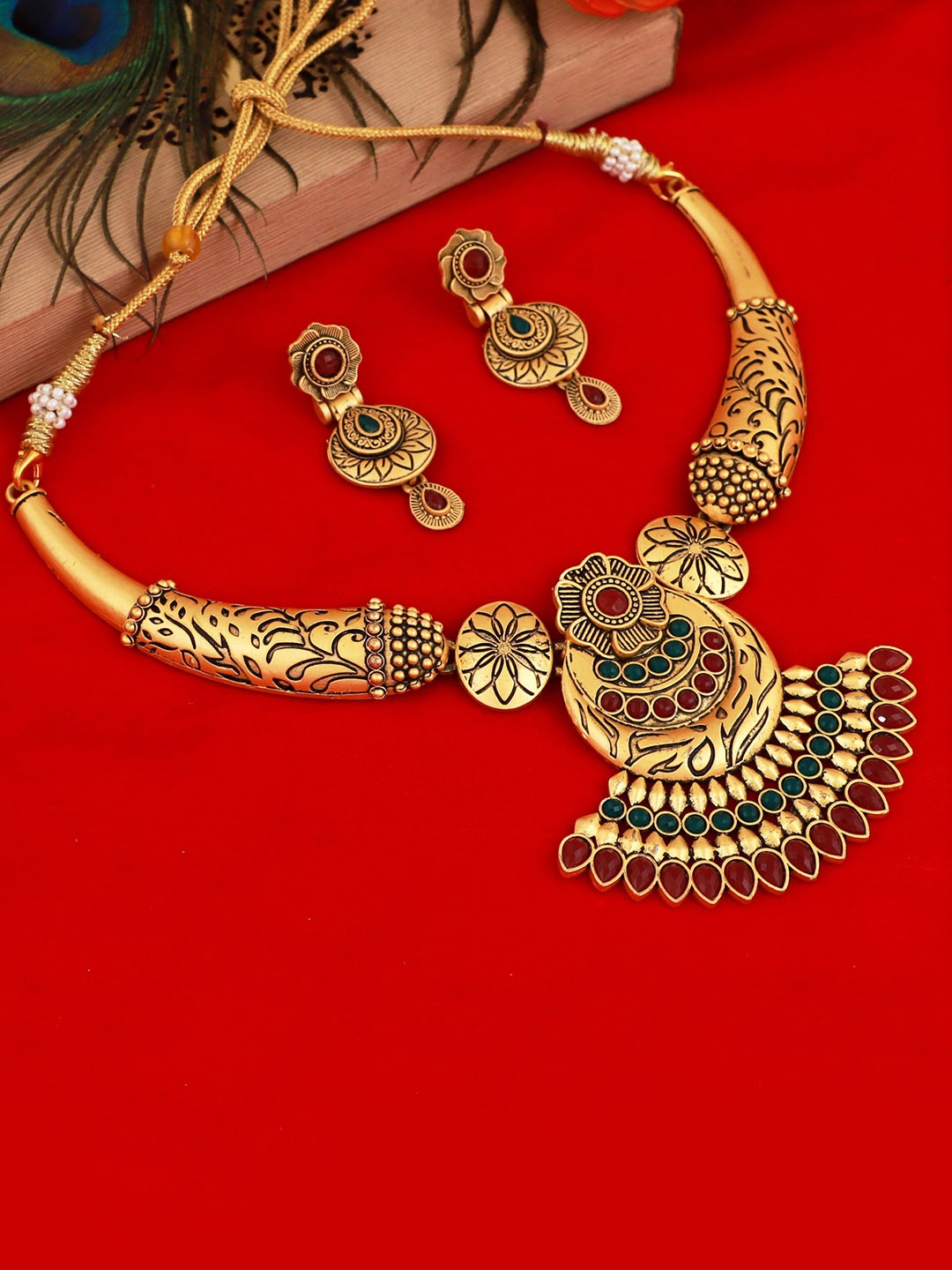 

MANSIYAORANGE Gold-Plated Kundan-Studded & Pearl Beaded Jewellery Set
