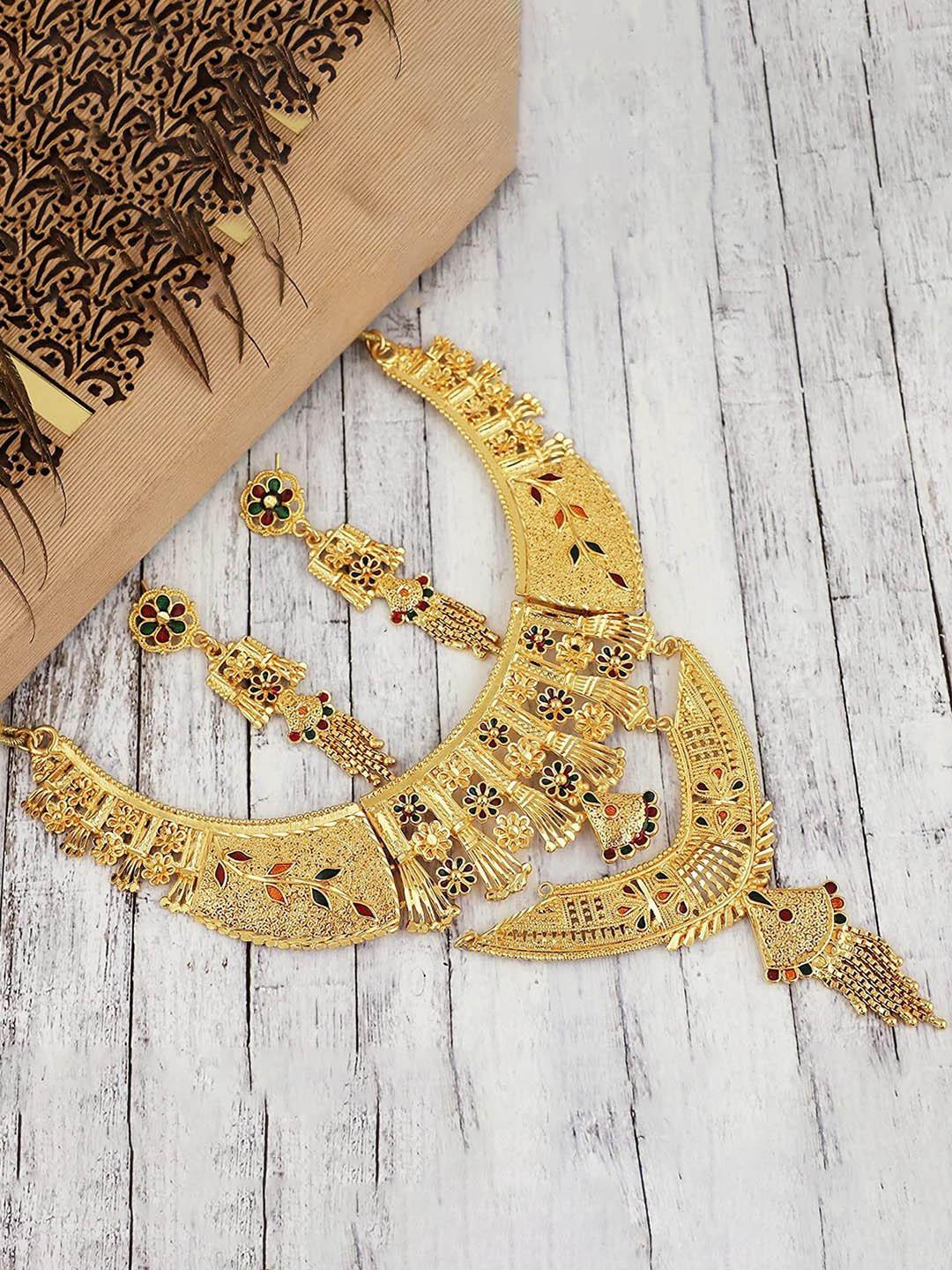 

MANSIYAORANGE Gold-Plated Enamelled Detailed Jewellery Set