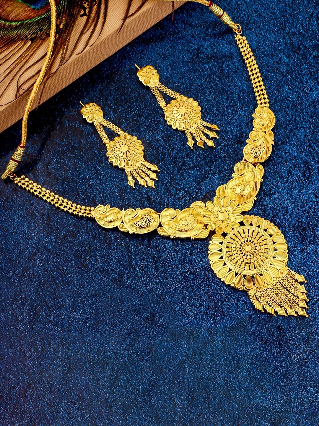 

MANSIYAORANGE Gold-Plated Traditional South Indian Jewellery Set
