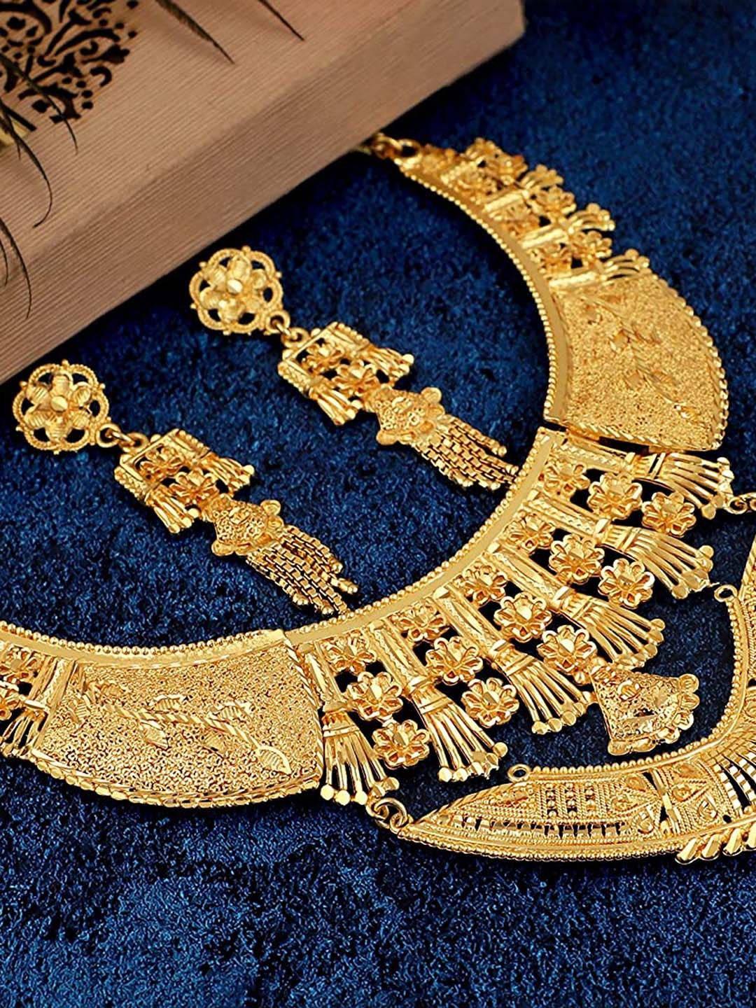 

MANSIYAORANGE Gold-Plated Heavy Choker Jewellery Set