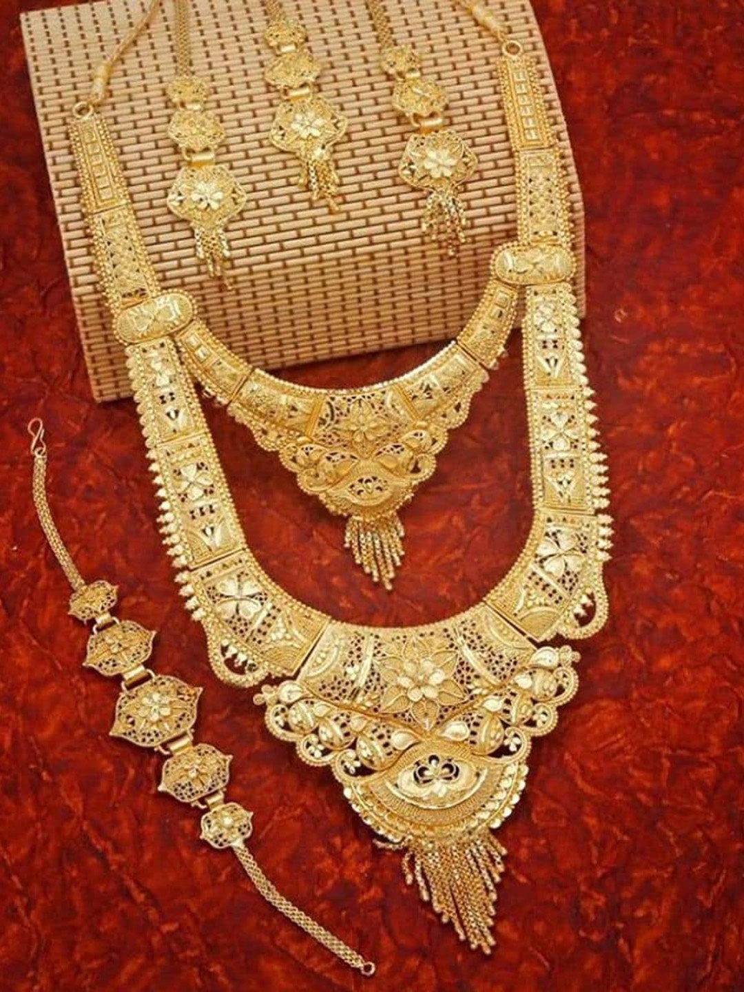 

MANSIYAORANGE Gold-Plated Necklace & Earrings