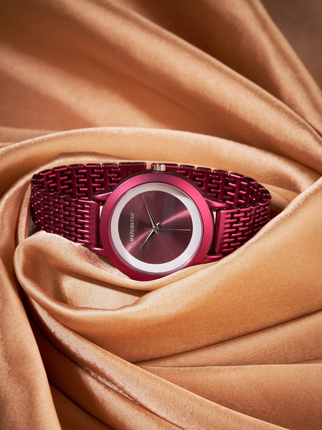 

WATCHSTAR Women Stainless Steel Bracelet Style Straps Analogue Watch Laxi Bit, Red