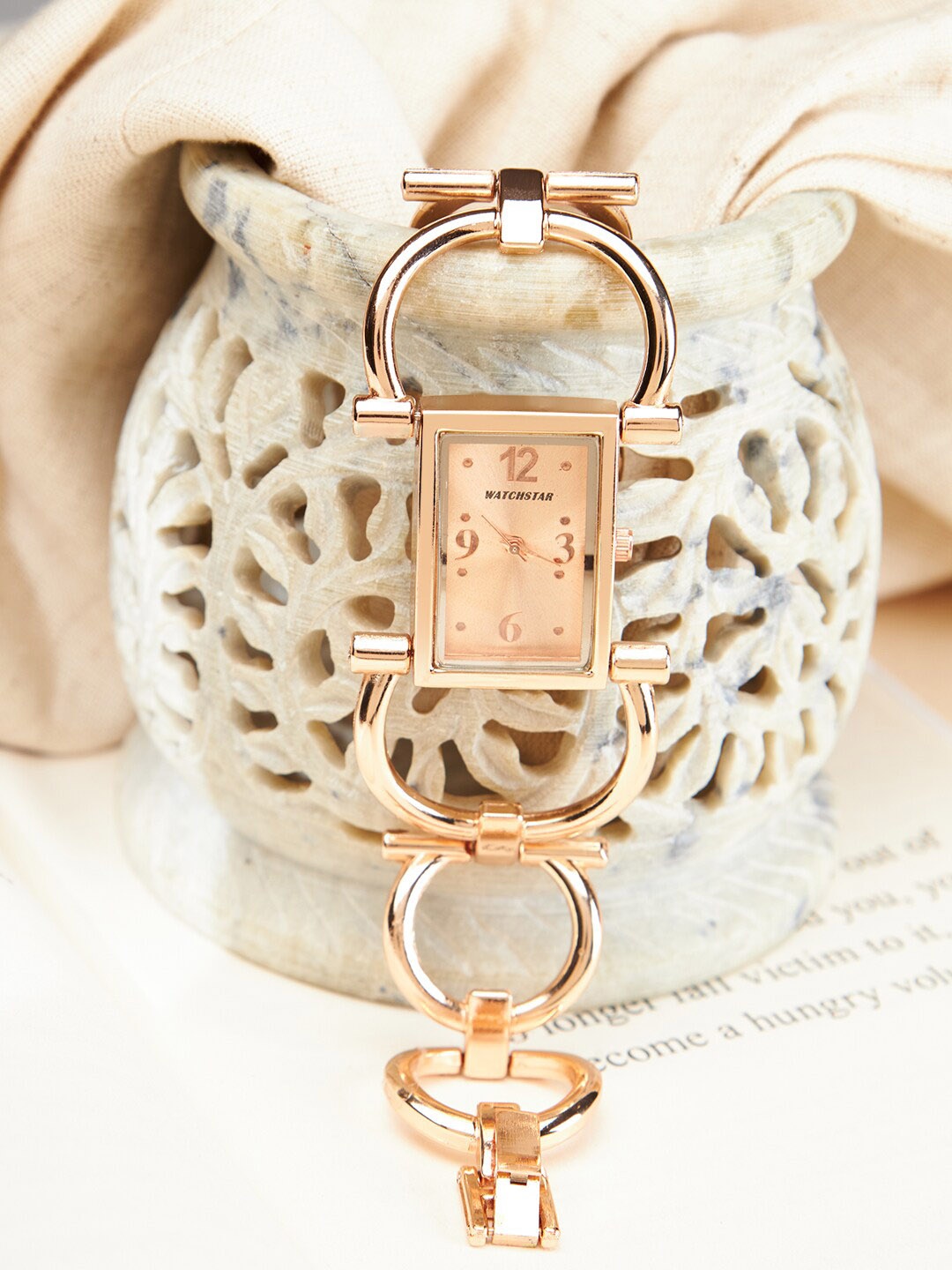 

WATCHSTAR Women Patterned Dial & Stainless Steel Straps Analogue Watch Spider Copper