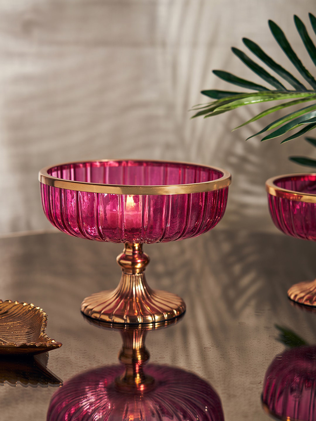 

Pure Home and Living Pink & Gold Toned Ribbed Glass Decorative Bowls With Stand