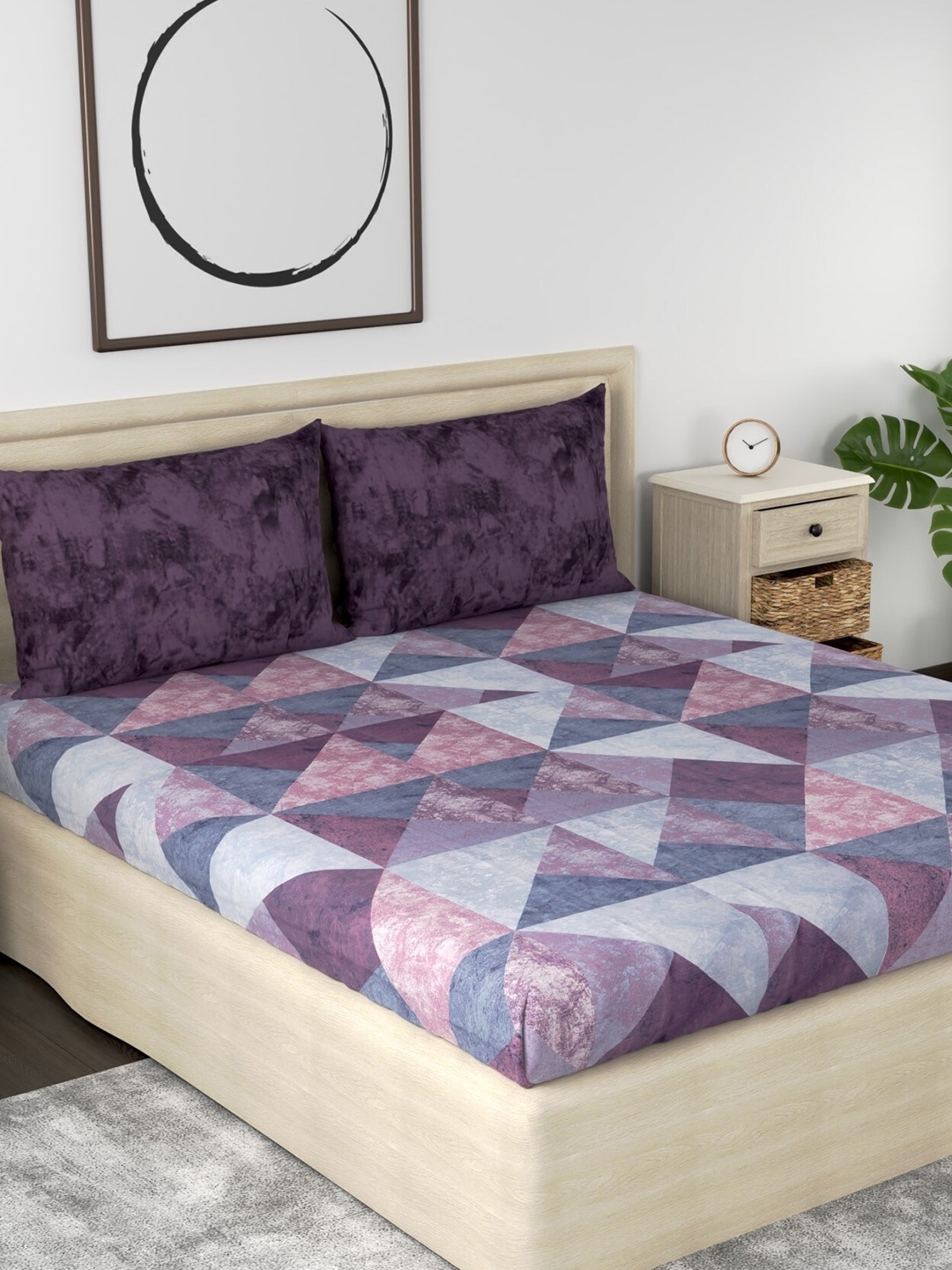 

Huesland Aspire Purple & Blue Geometric 186 TC Cotton King Bedsheet With 2 Pillow Covers