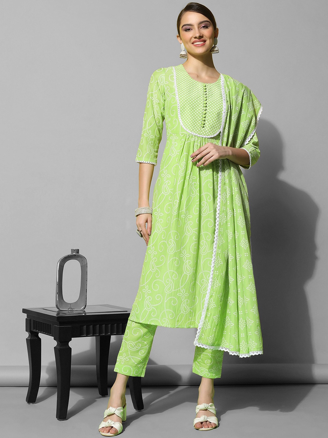 

SKYLEE Green & White Bandhani Printed A-Line Pleated Kurta with Trousers & Dupatta