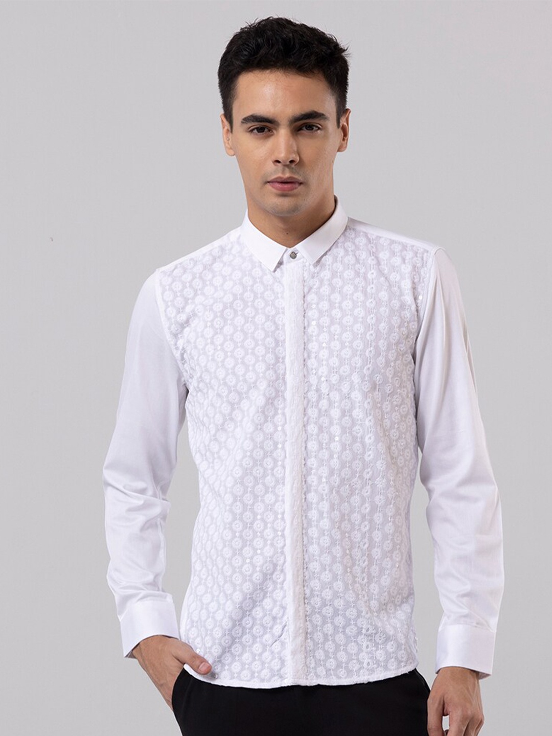 

Snitch White Slim Fit Ethnic Motifs Embroidered Casual Cotton Shirt