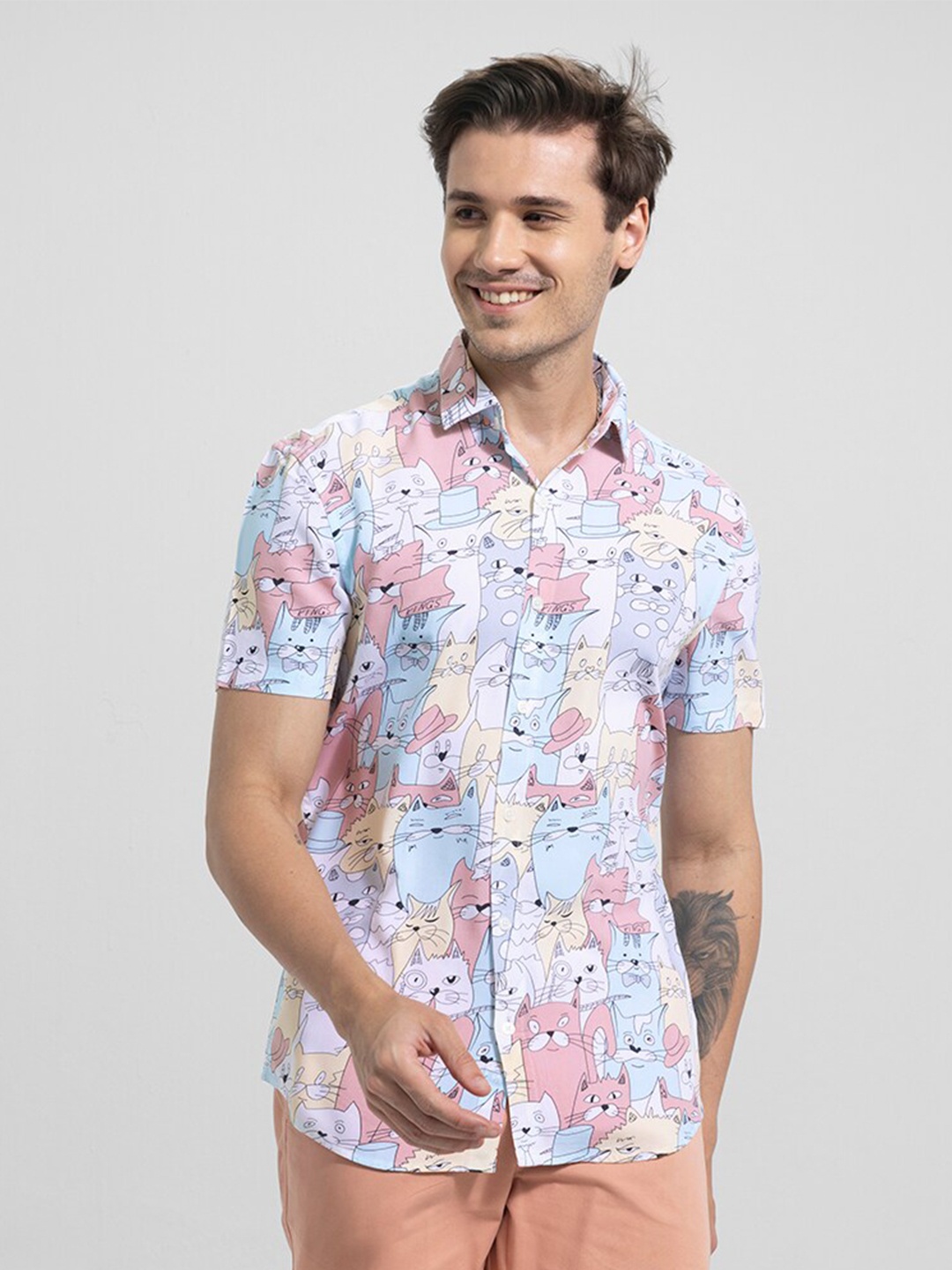 

Snitch Yellow & Pink Slim Fit Conversational Printed Casual Shirt