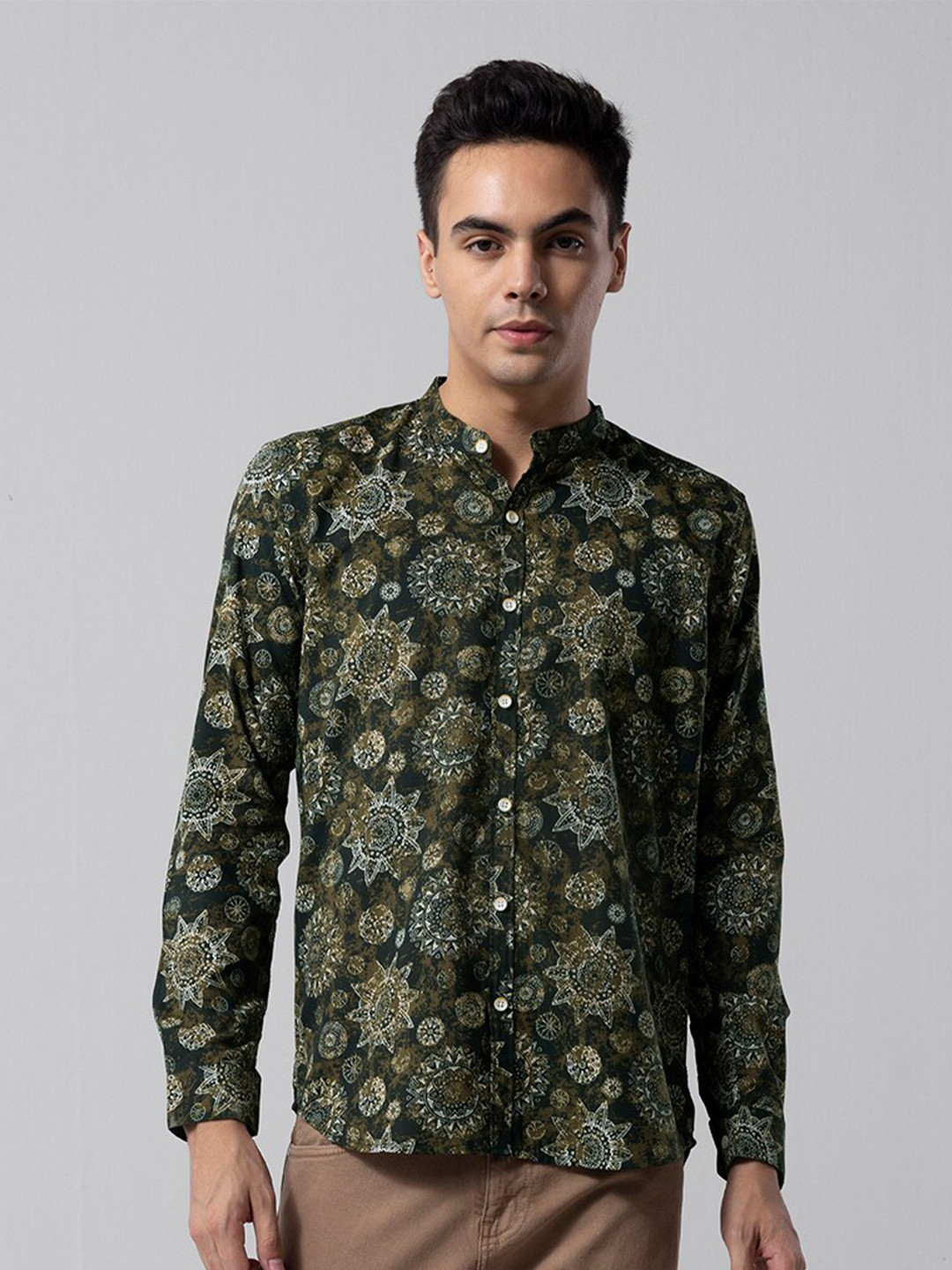 

Snitch Green Floral Printed Slim Fit Cotton Casual Shirt