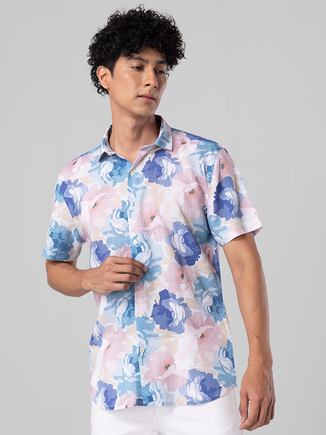 

Snitch Blue & White Slim Fit Floral Printed Casual Linen Shirt