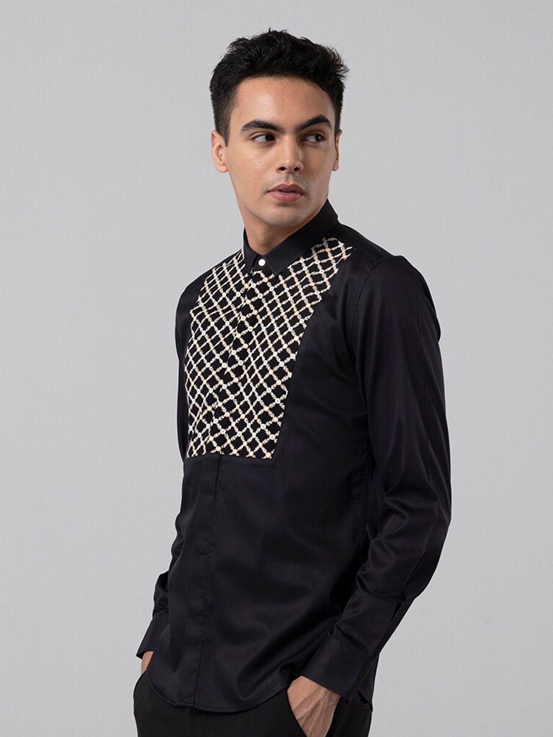 

Snitch Black Slim Fit Embroidered Cotton Casual Shirt