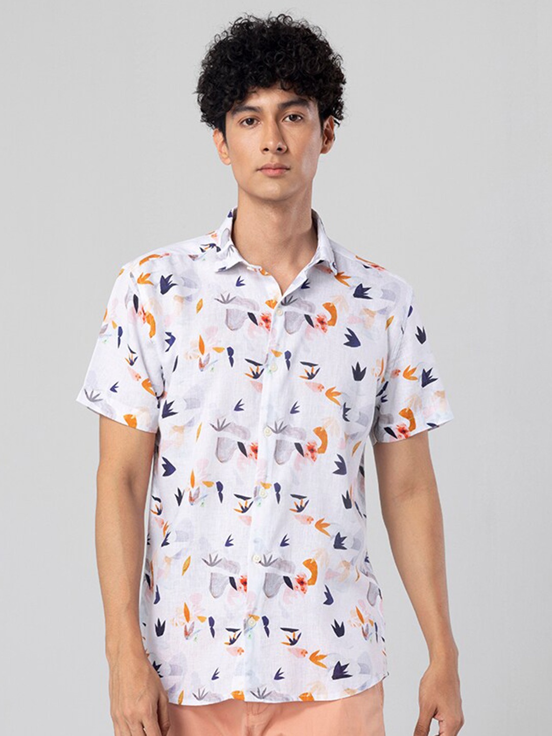 

Snitch White & Blue Slim Fit Printed Casual Spread Collar Shirt
