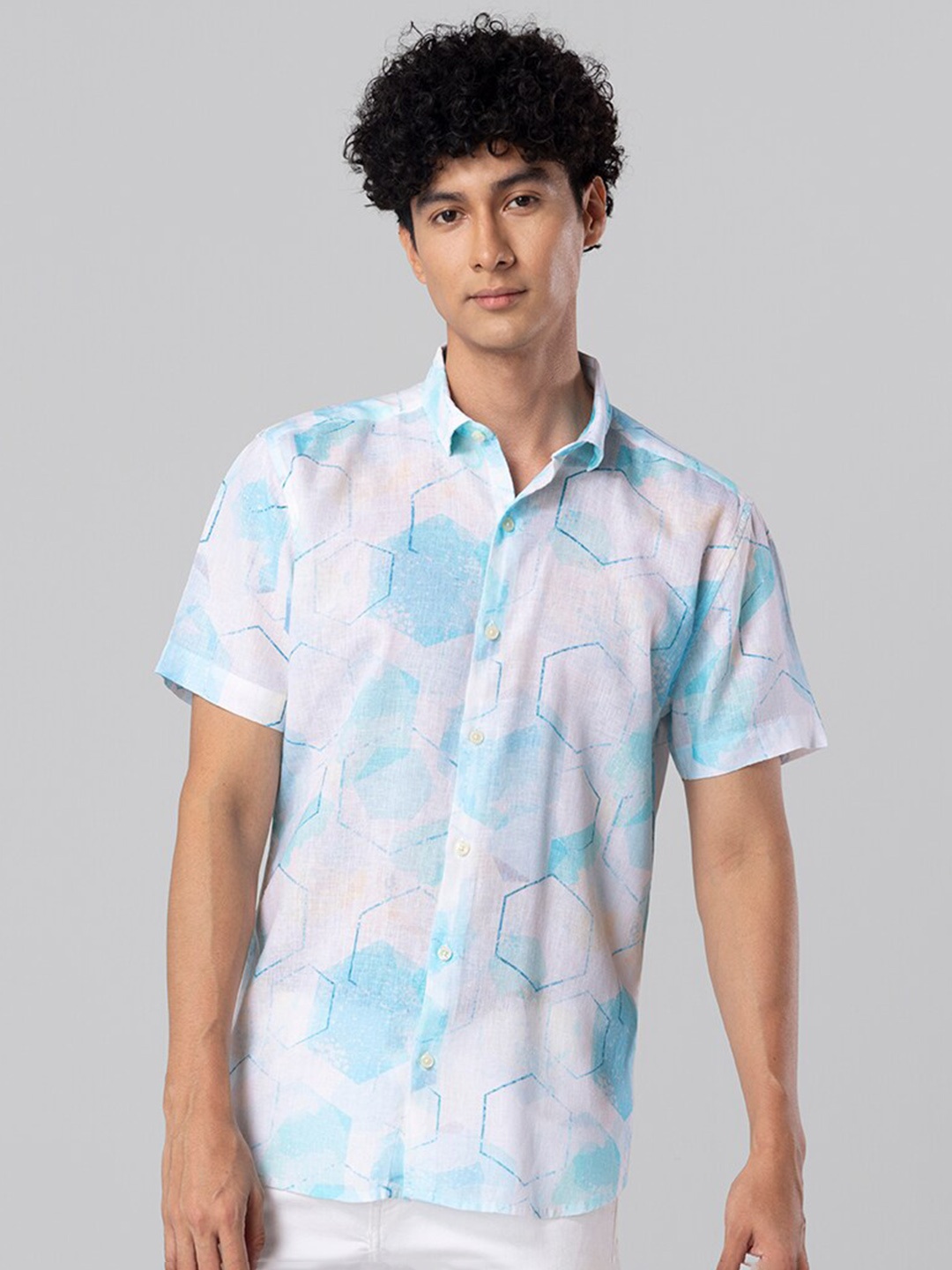 

Snitch Blue & Pink Slim Fit Geometric Printed Linen Casual Shirt