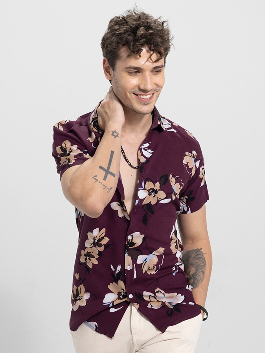 

Snitch Purple & Brown Slim Fit Floral Printed Casual Shirt