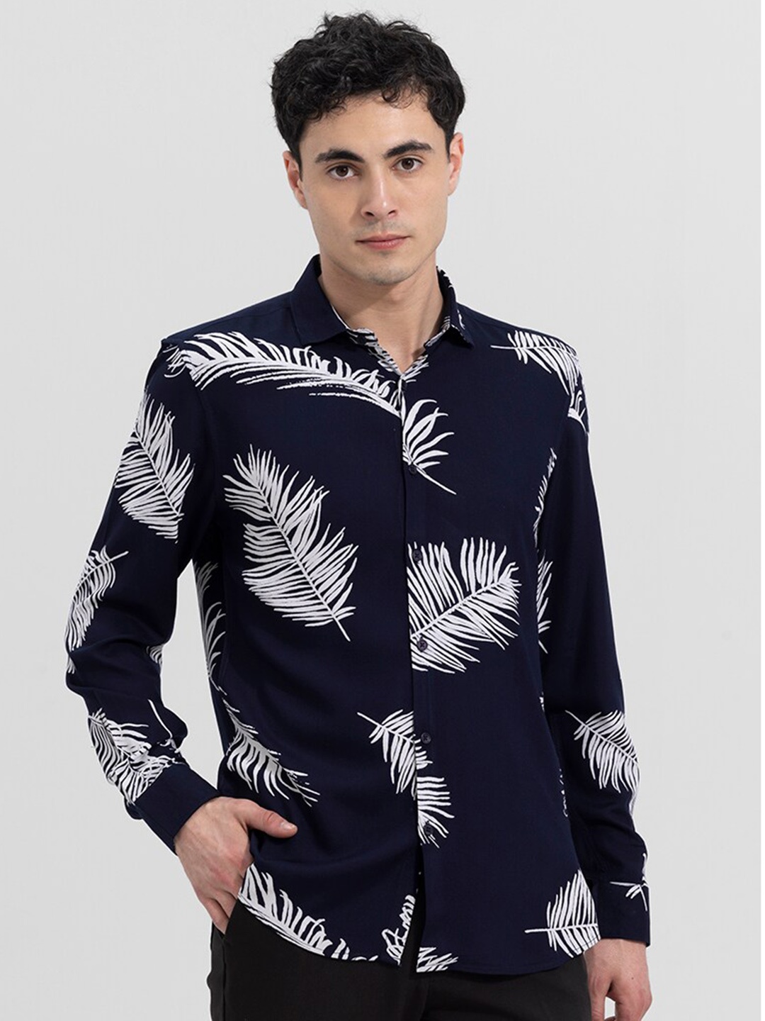 

Snitch Navy Blue & White Slim Fit Printed Casual Spread Collar Shirt