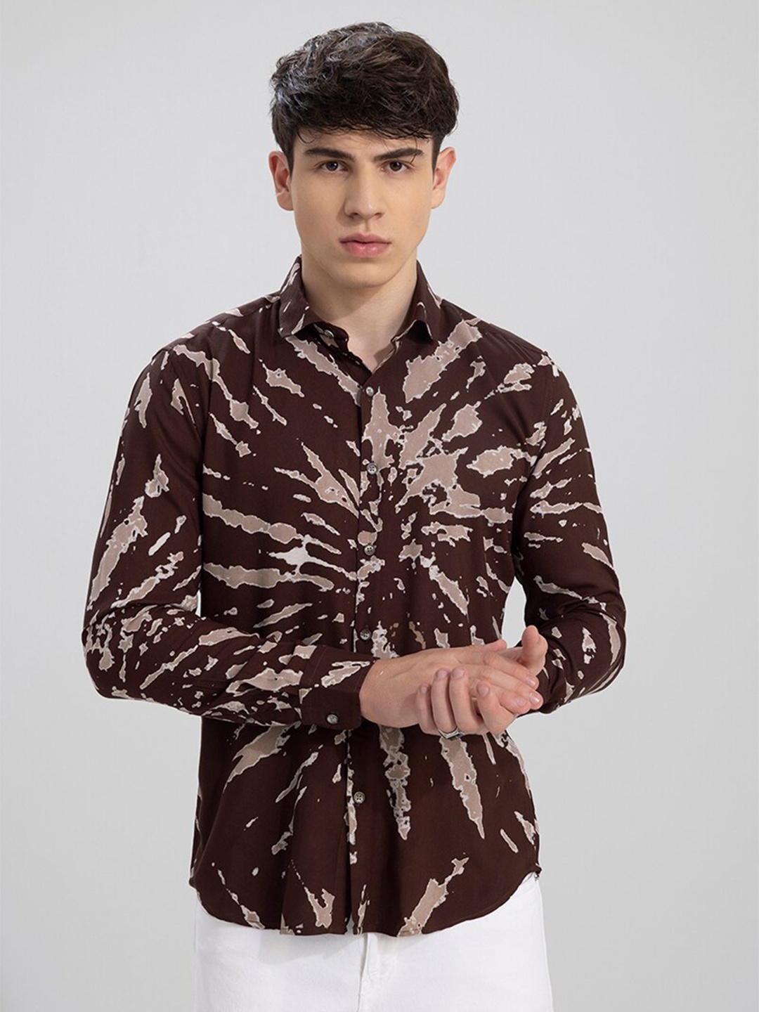 

Snitch Brown & Beige Slim Fit Abstract Printed Casual Shirt