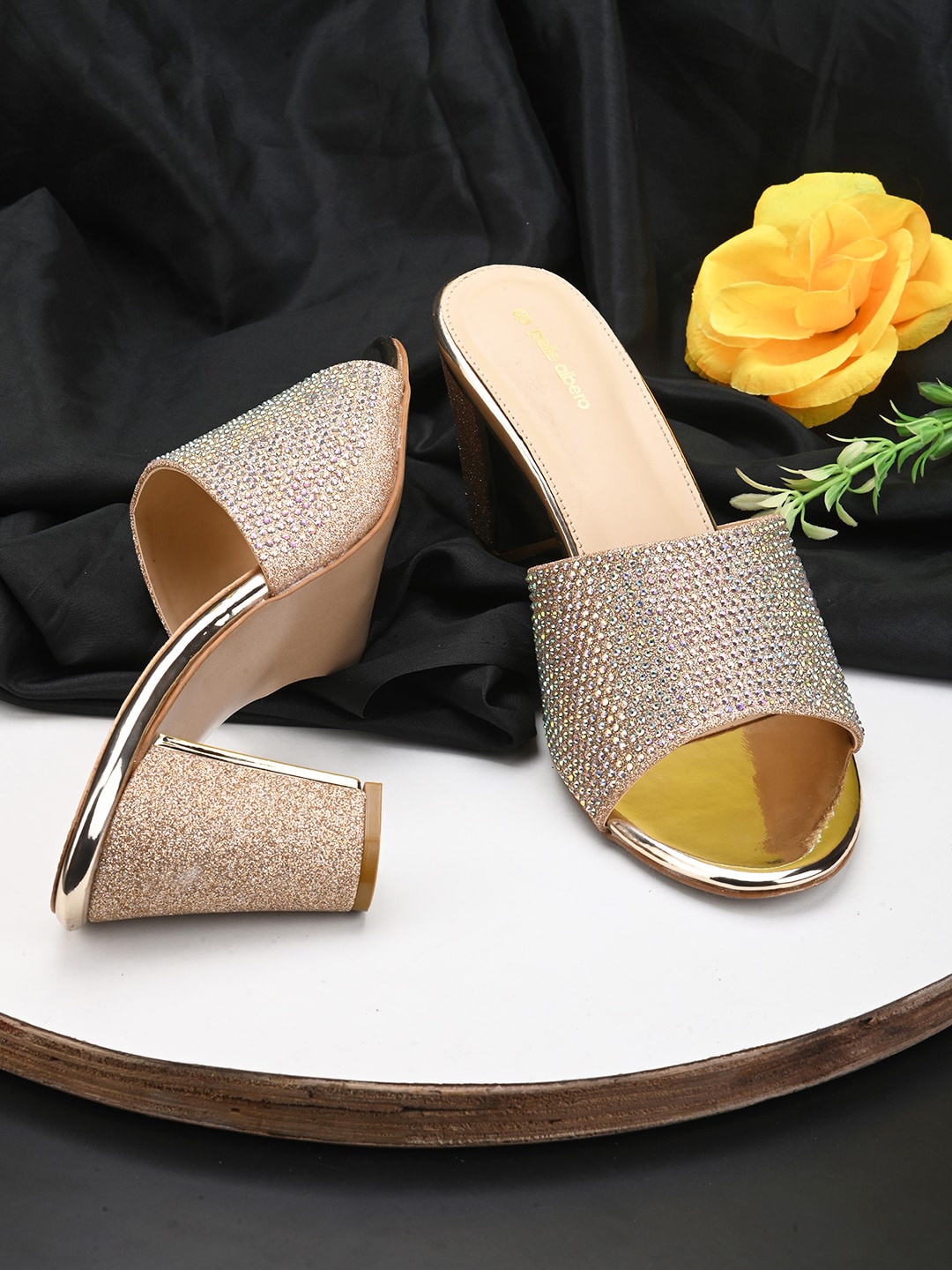 

pelle albero Embellished Peep Toes Block Heels with Bows, Gold